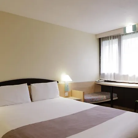 Ibis Charleroi Airport Brussels South Hotel 3*