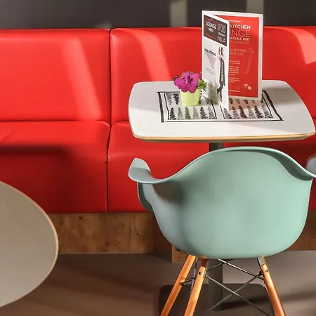 Ibis Charleroi Airport Brussels South フリュリュス