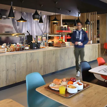 Ibis Charleroi Airport Brussels South מלון