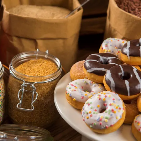 沙勒罗瓦机场布鲁塞尔南宜必思酒店 酒店 3*