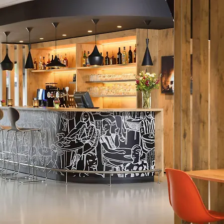 호텔 Ibis Charleroi Airport Brussels South 플뤼루스