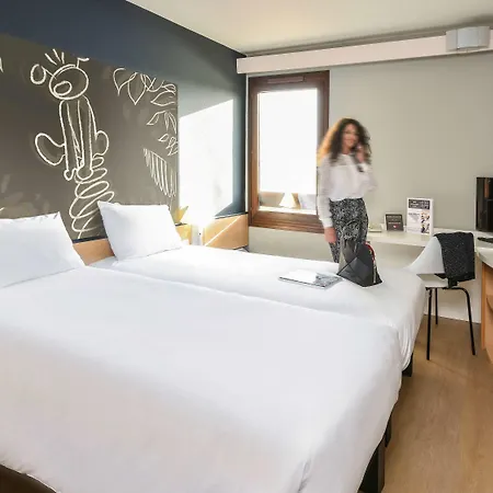 沙勒罗瓦机场布鲁塞尔南宜必思酒店 3* 弗勒吕斯