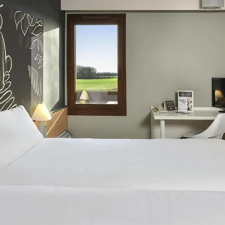 Ibis Charleroi Airport Brussels South 3* פלורוס