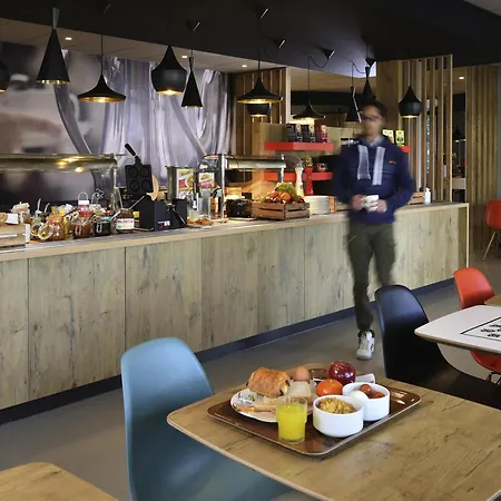 沙勒罗瓦机场布鲁塞尔南宜必思酒店 3* 弗勒吕斯