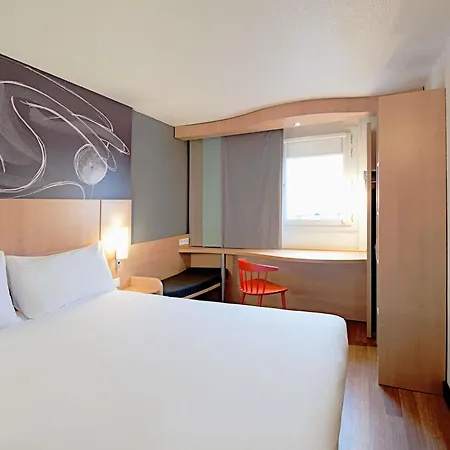 Ibis Charleroi Airport Brussels South Hotel 3*