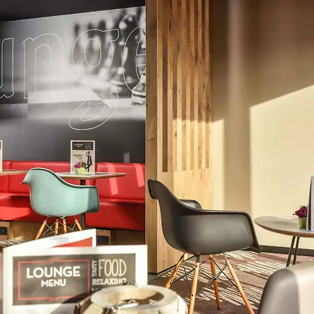 Ibis Charleroi Airport Brussels South 호텔 플뤼루스