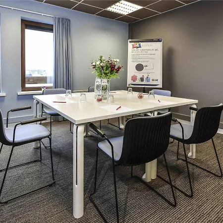 Ibis Charleroi Airport Brussels South 호텔 플뤼루스