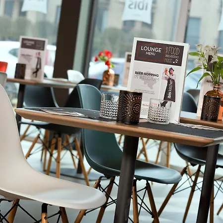 沙勒罗瓦机场布鲁塞尔南宜必思酒店