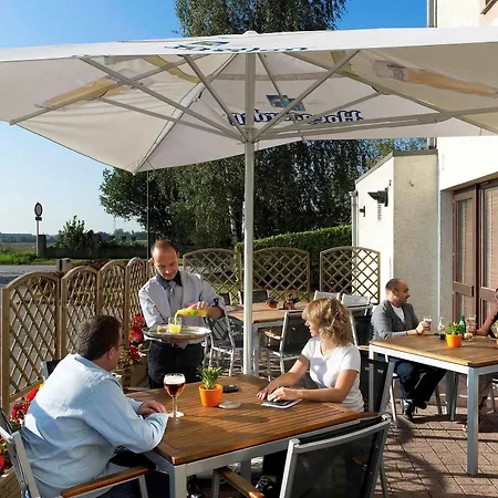 Ibis Charleroi Airport Brussels South ホテル フリュリュス