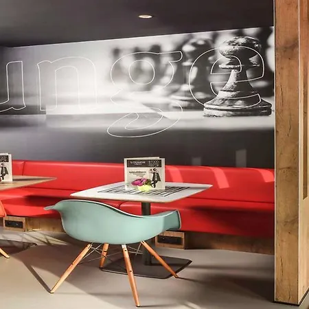 Ibis Charleroi Airport Brussels South ホテル
