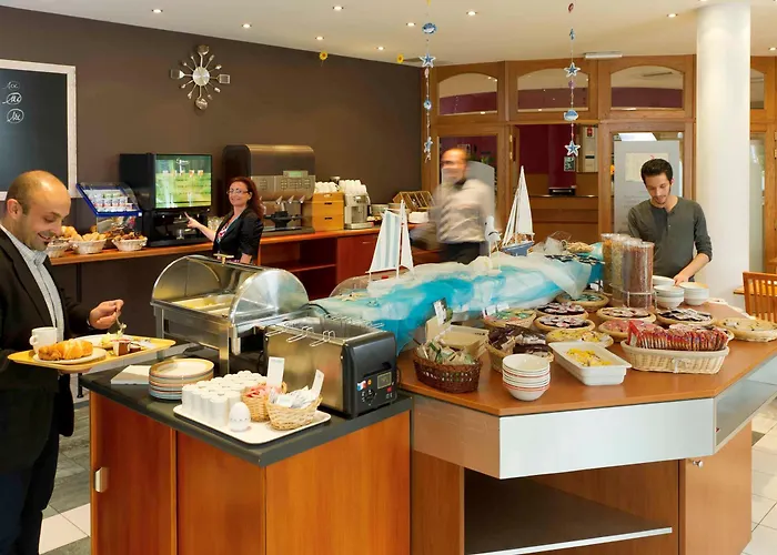 沙勒罗瓦机场布鲁塞尔南宜必思酒店 弗勒吕斯