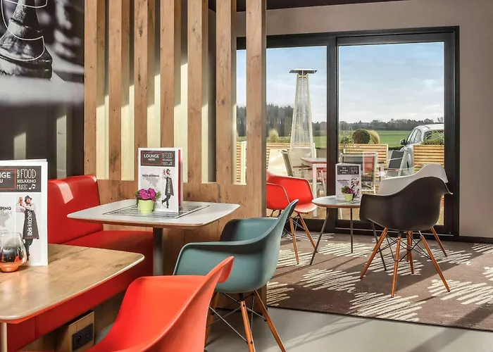 沙勒罗瓦机场布鲁塞尔南宜必思酒店