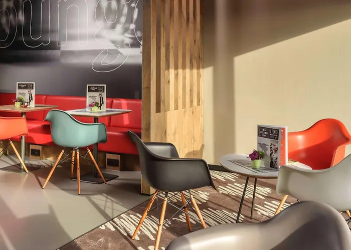 沙勒罗瓦机场布鲁塞尔南宜必思酒店