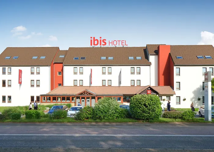 沙勒罗瓦机场布鲁塞尔南宜必思酒店 3* 弗勒吕斯