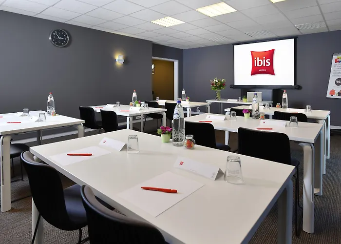 酒店 沙勒罗瓦机场布鲁塞尔南宜必思酒店 弗勒吕斯