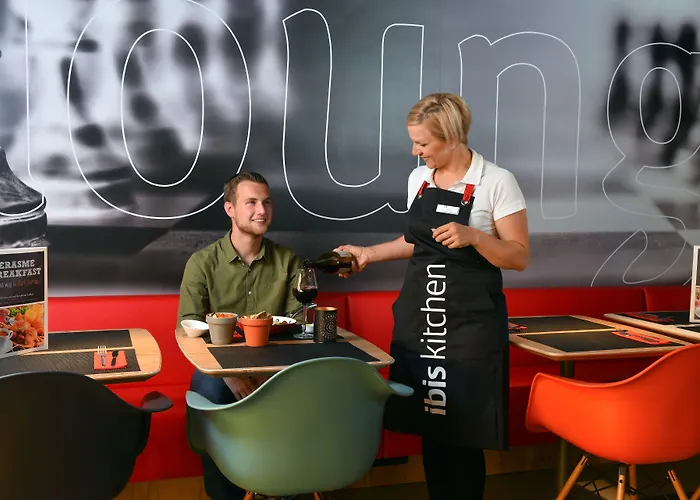 酒店 沙勒罗瓦机场布鲁塞尔南宜必思酒店 弗勒吕斯