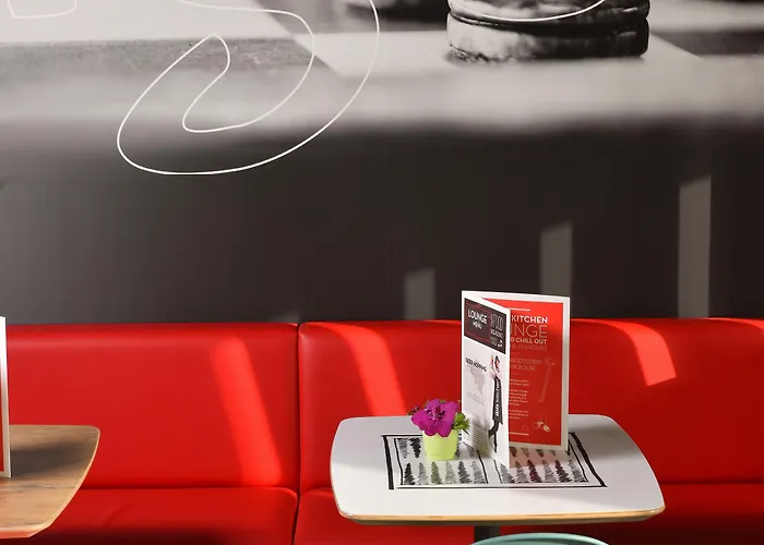 沙勒罗瓦机场布鲁塞尔南宜必思酒店 3*