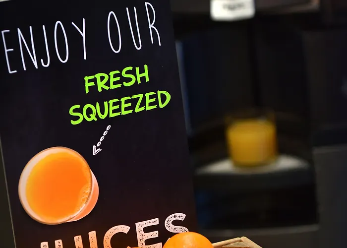 沙勒罗瓦机场布鲁塞尔南宜必思酒店 酒店