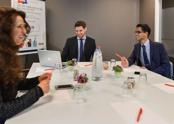 沙勒罗瓦机场布鲁塞尔南宜必思酒店 酒店 3*