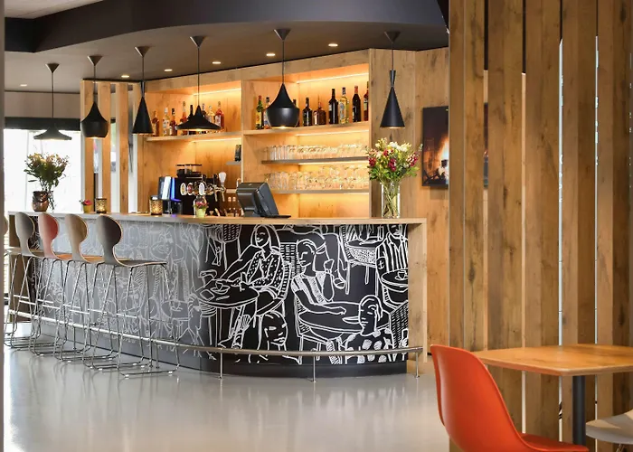 酒店 沙勒罗瓦机场布鲁塞尔南宜必思酒店 弗勒吕斯