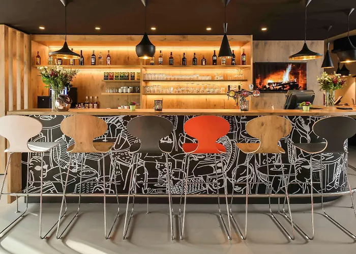 沙勒罗瓦机场布鲁塞尔南宜必思酒店