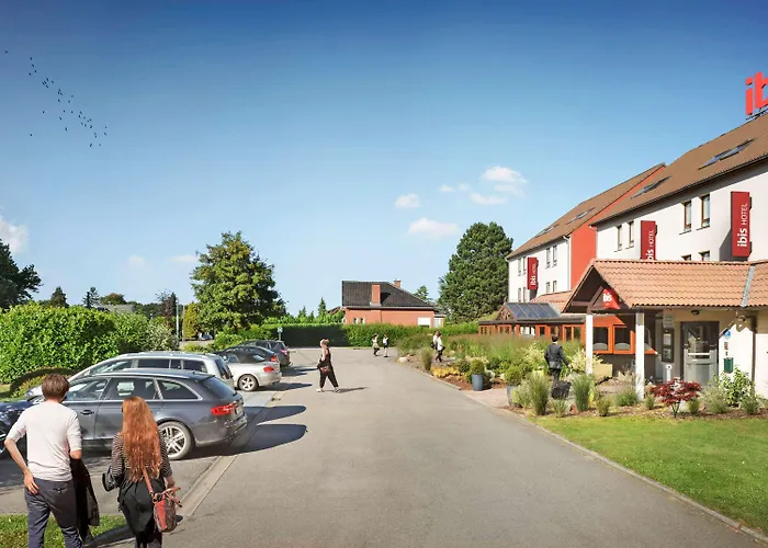 沙勒罗瓦机场布鲁塞尔南宜必思酒店 3* 弗勒吕斯