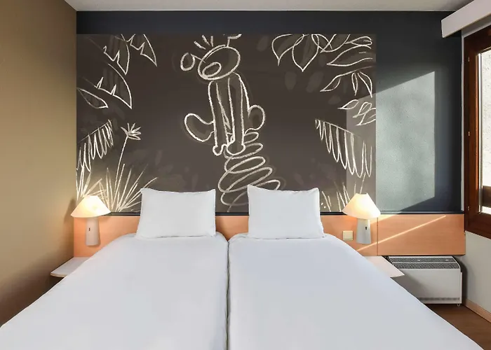 酒店 沙勒罗瓦机场布鲁塞尔南宜必思酒店 弗勒吕斯