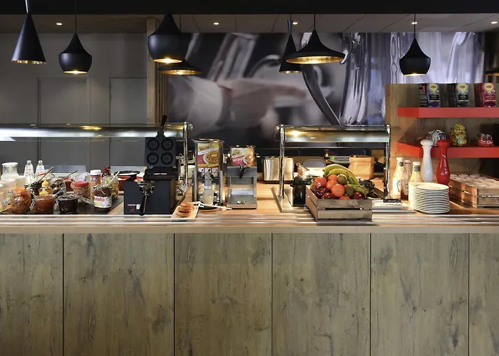 酒店 沙勒罗瓦机场布鲁塞尔南宜必思酒店 弗勒吕斯