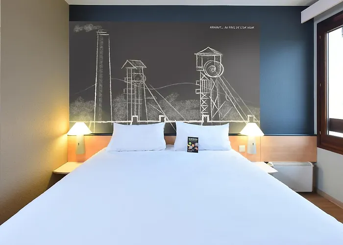 沙勒罗瓦机场布鲁塞尔南宜必思酒店 酒店 弗勒吕斯