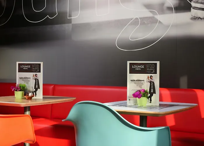 沙勒罗瓦机场布鲁塞尔南宜必思酒店 酒店 弗勒吕斯