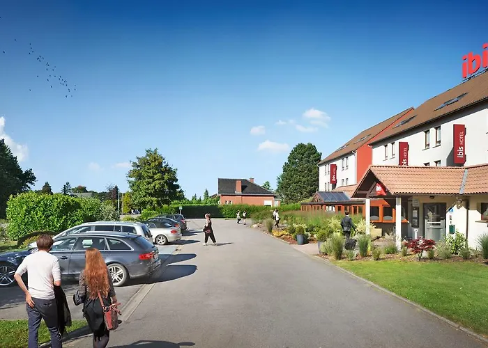 沙勒罗瓦机场布鲁塞尔南宜必思酒店