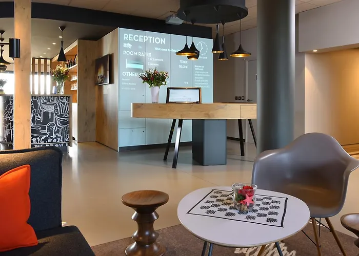 沙勒罗瓦机场布鲁塞尔南宜必思酒店 3* 弗勒吕斯